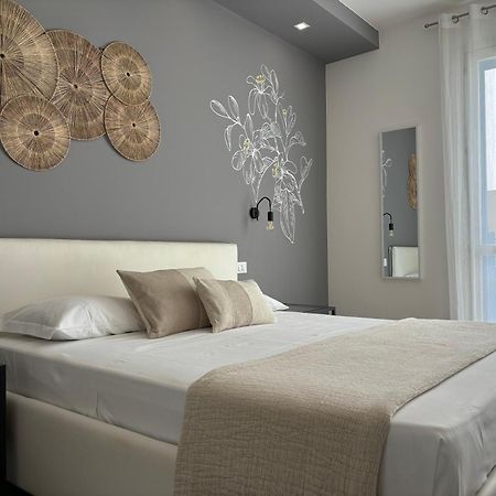 Cala Azzurra Macari Bed And Breakfast And Holidays House 外观 照片