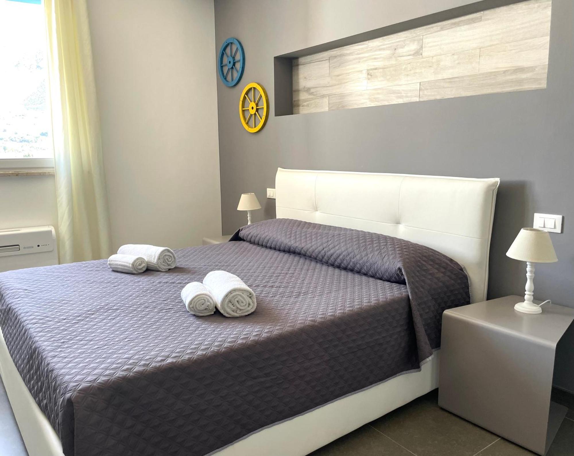 Cala Azzurra Macari Bed And Breakfast And Holidays House 外观 照片
